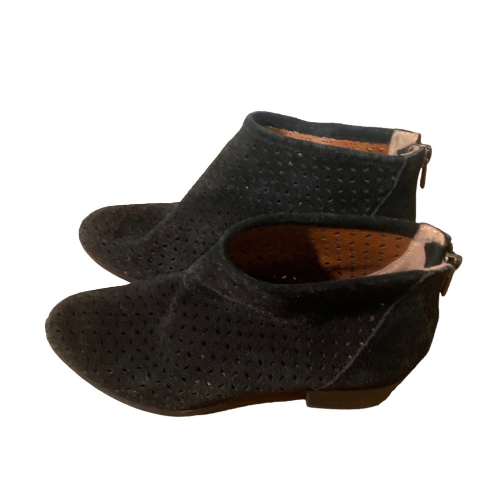 Lucky Brand black suede perforated booties ankle boots shoes women's size 8.5 - Picture 3 of 6